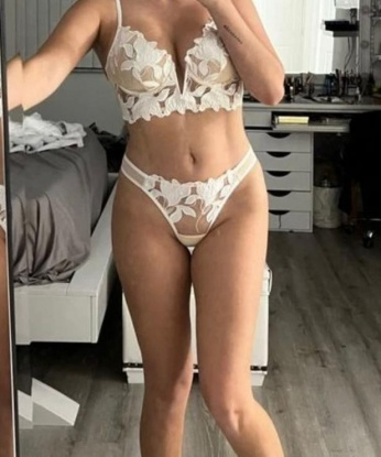 Я нежная и опытная индивидуалка, которая знает как удовлетворить мужчину. Живу в самом сердце Москвы, и могу пригласить тебя к себе в гости или приехать к тебе.
🌹 Мои услуги - это не только страстный секс, но и массаж, стриптиз, ролевые игры и многое другое. Я с удовольствием удовлетворю все твои фантазии и сделаю нашу встречу незабываемой.
💕 У меня прекрасные отзывы от предыдущих клиентов, которые остались довольны моими услугами. Взгляни на мои фото и увидишь, какая я жаркая и соблазнительная. Ты точно не сможешь устоять перед моей красотой и страстью.
📞 Жду твоего звонка, чтобы составить для тебя незабываемое развлечение. Будь уверен, со мной ты ощутишь настоящее наслаждение и оставишь все заботы позади. Устроим незабываемый вечер в Москве! 10752, 21 год